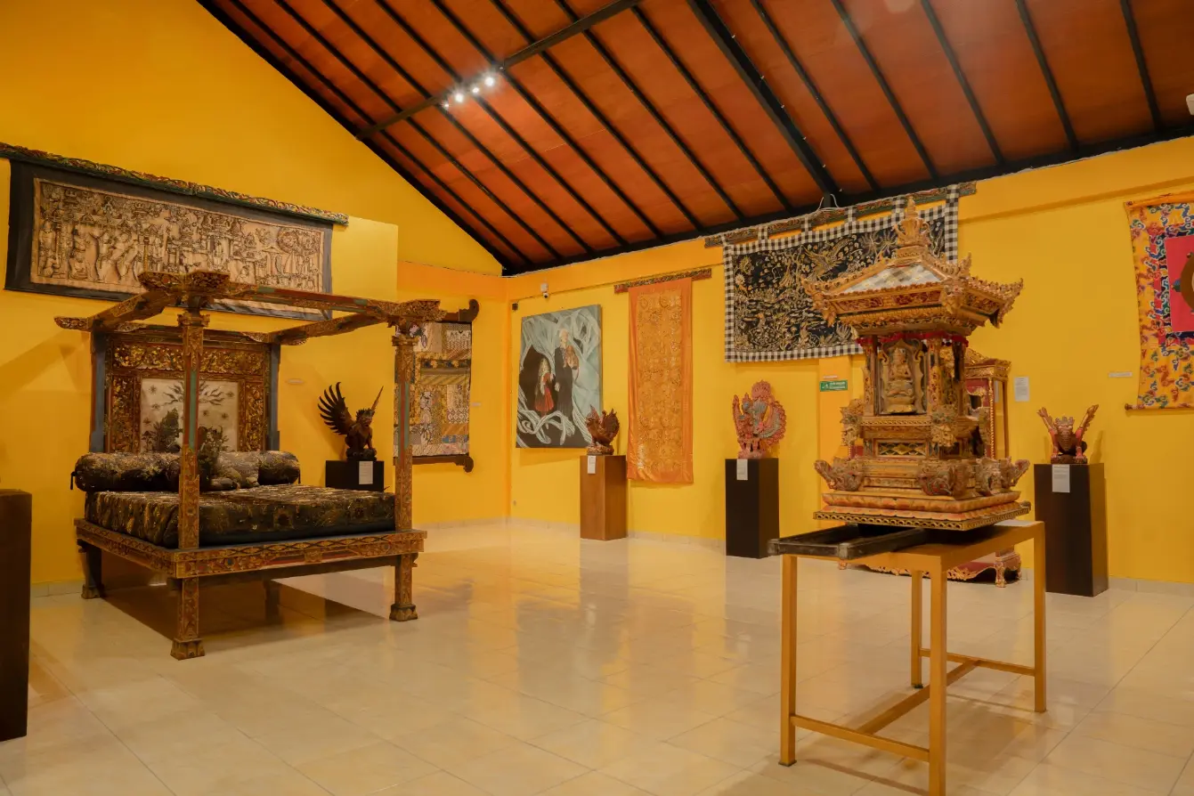 museum of annemarie kipar art and textile works her in bali